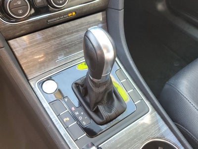 2018 Volkswagen Passat 2.0T SE