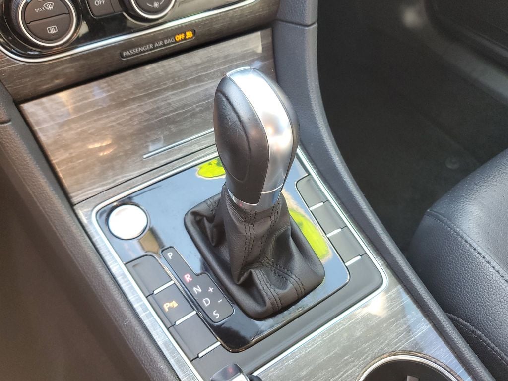 2018 Volkswagen Passat 2.0T SE