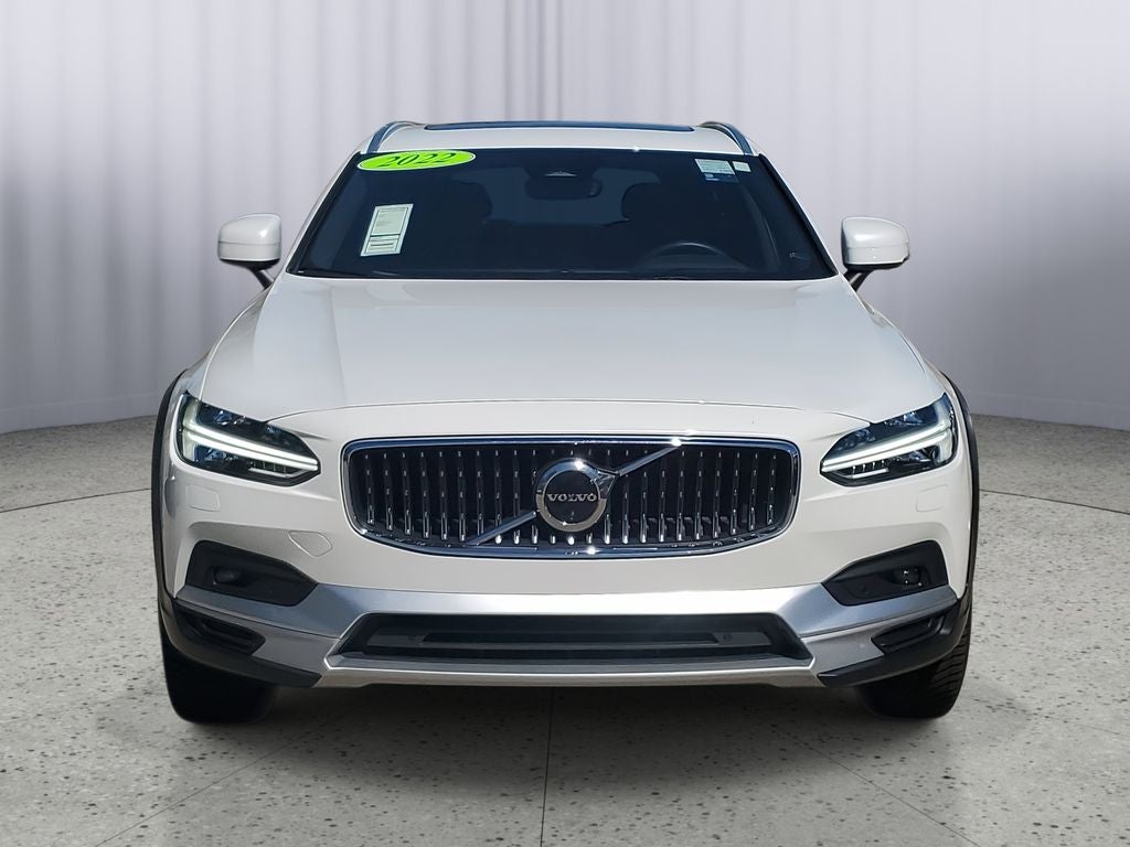 2022 Volvo V90 Cross Country B6