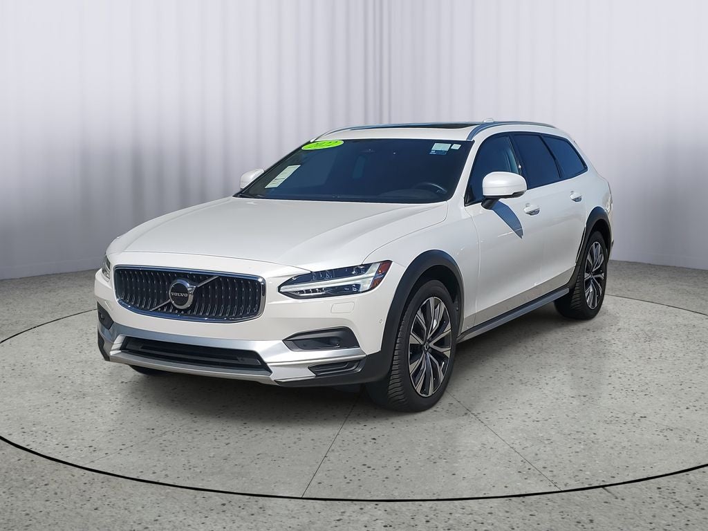 2022 Volvo V90 Cross Country B6