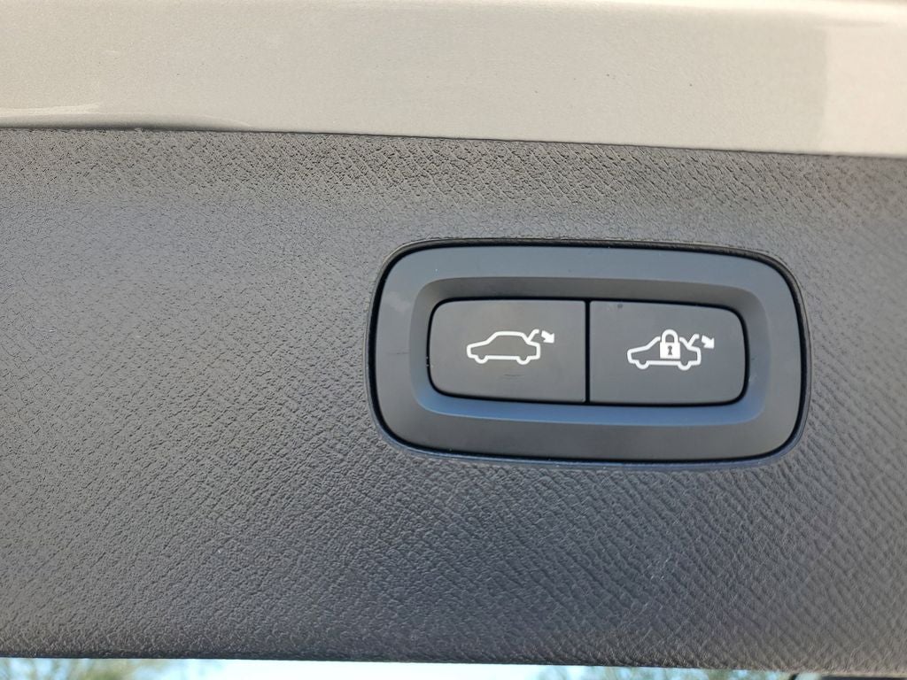 2025 Volvo XC90 2025.5 Plus Certified 1-Owner