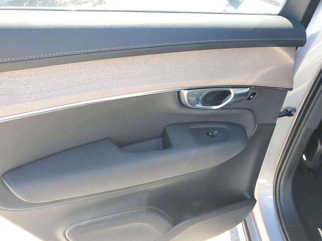 2025 Volvo XC90 2025.5 Plus Certified 1-Owner