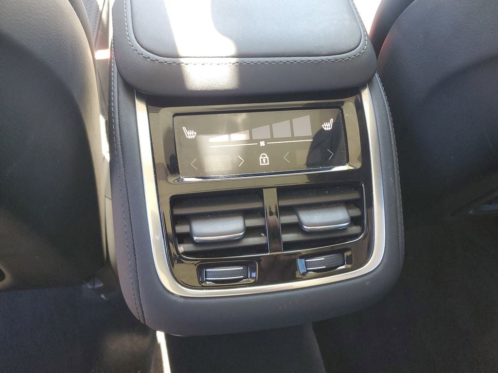 2025 Volvo XC90 2025.5 Plus Certified 1-Owner