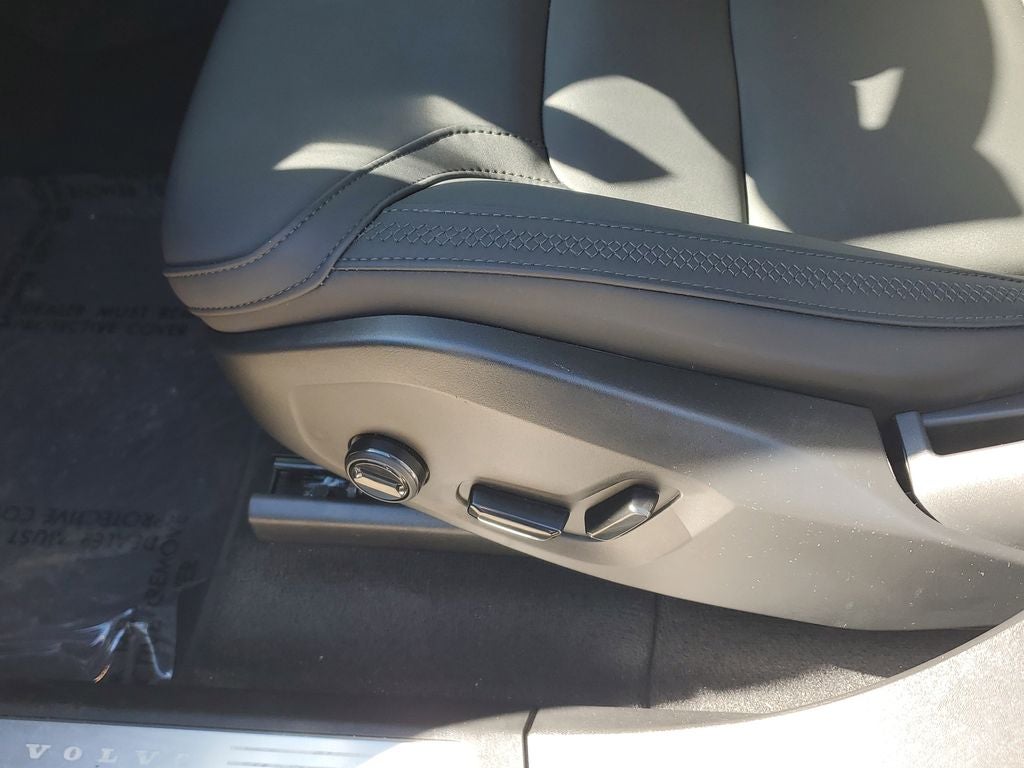 2025 Volvo XC90 2025.5 Plus Certified 1-Owner