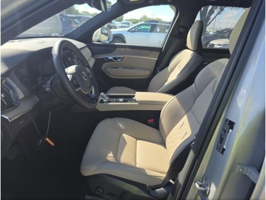 2025 Volvo XC90 Plus