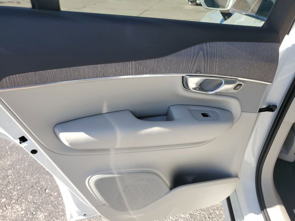 2024 Volvo XC90 Core Bright Theme