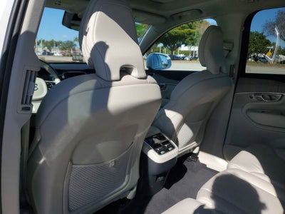 2024 Volvo XC90 Core Bright Theme