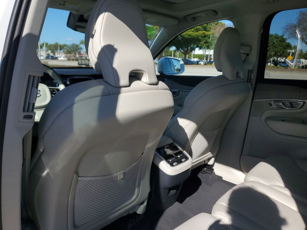 2024 Volvo XC90 Core Bright Theme