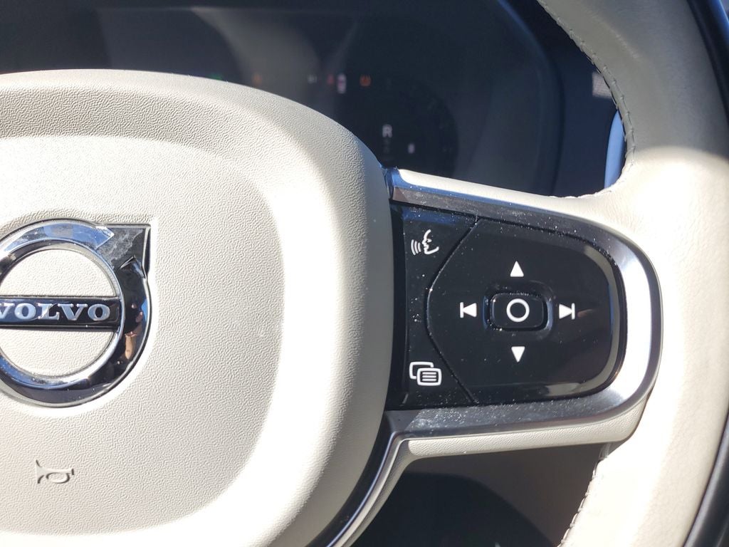 2024 Volvo XC90 Core Bright Theme