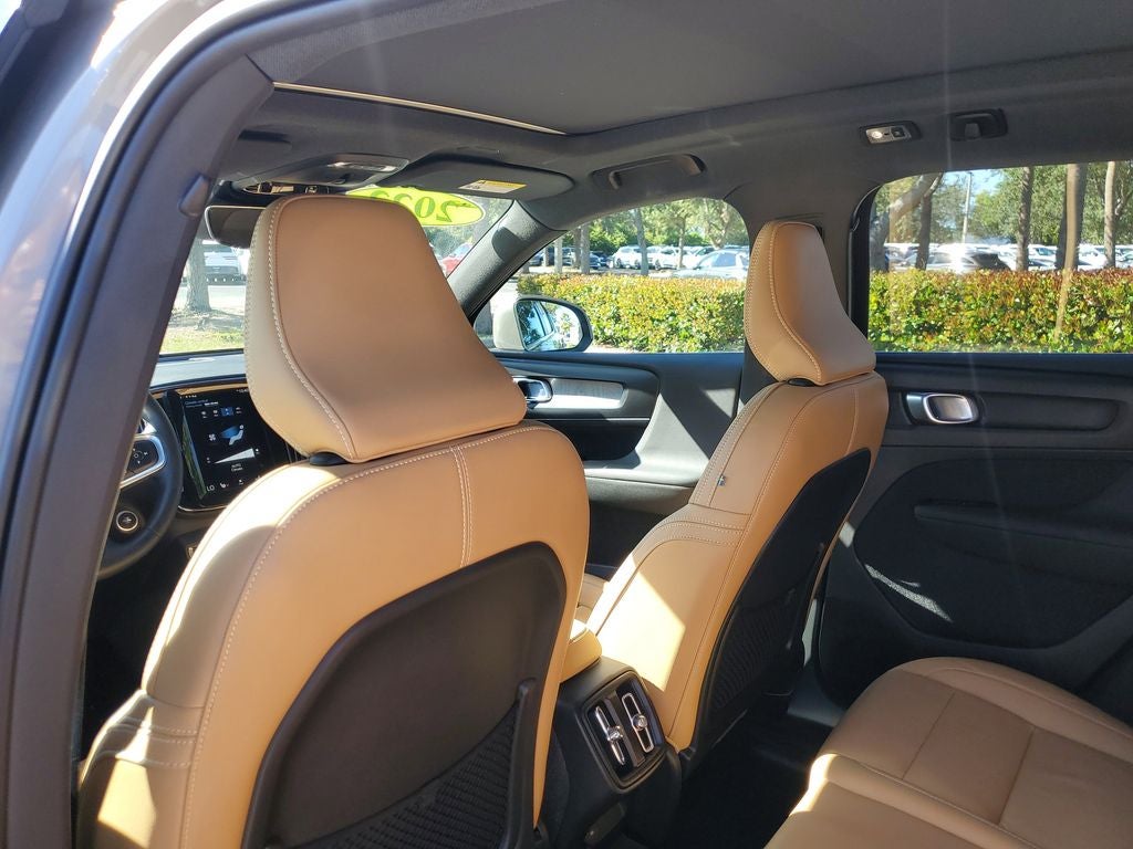 2022 Volvo XC40 Inscription