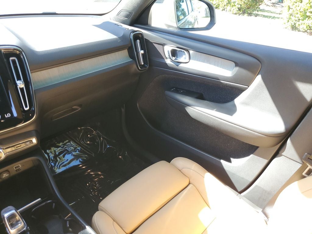 2022 Volvo XC40 Inscription