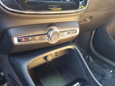 2022 Volvo XC40 Inscription