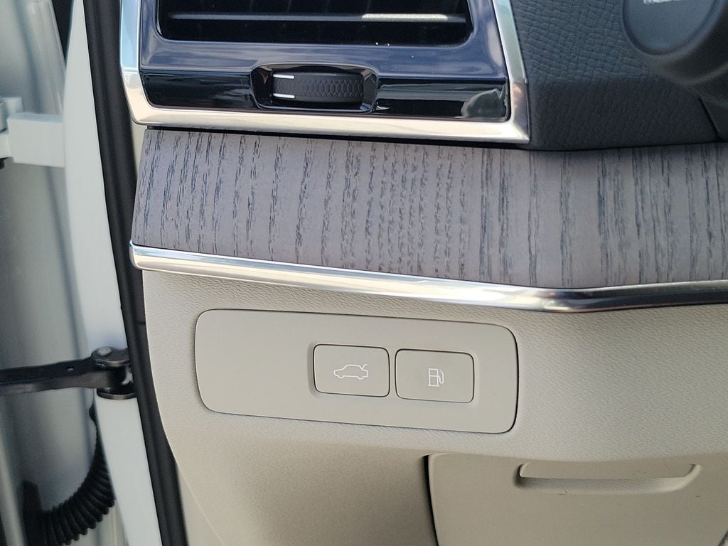 2024 Volvo XC90 Plus