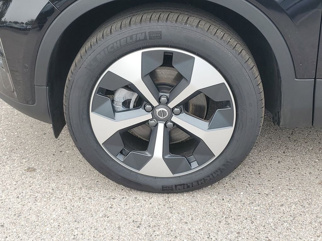 2026 Volvo XC40 Plus