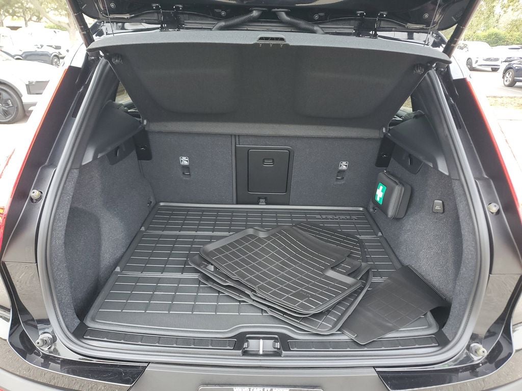 2026 Volvo XC40 Plus