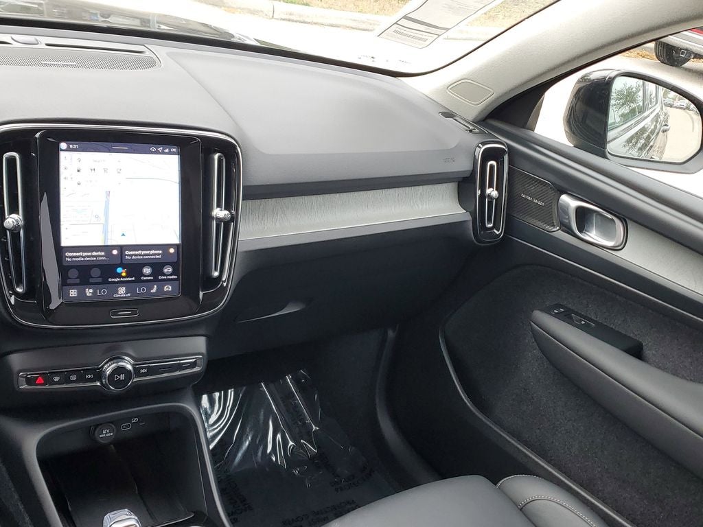 2026 Volvo XC40 Plus