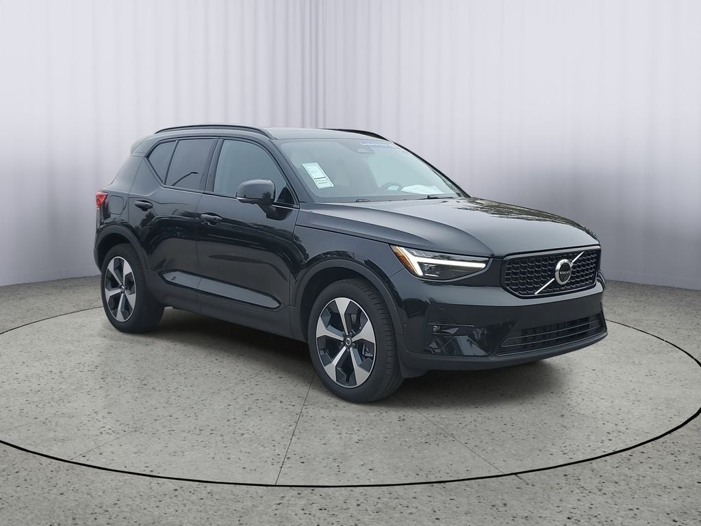 2026 Volvo XC40 Plus