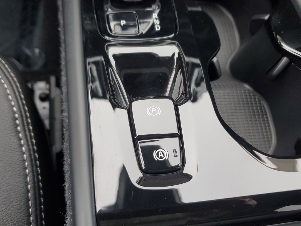 2026 Volvo XC40 Plus