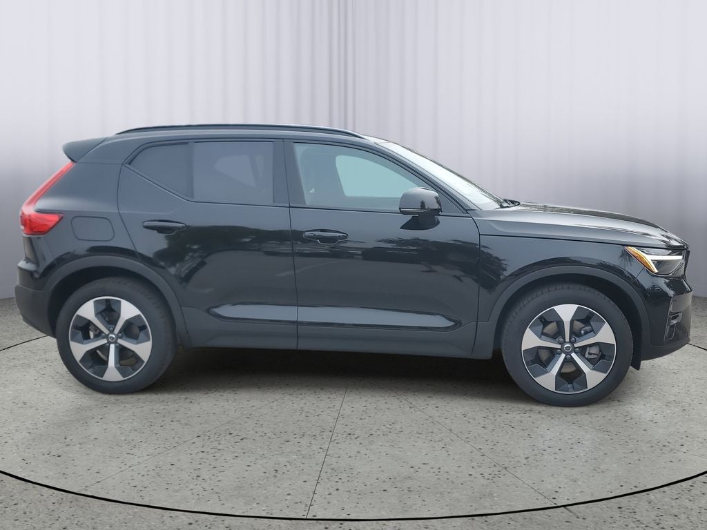 2026 Volvo XC40 Plus