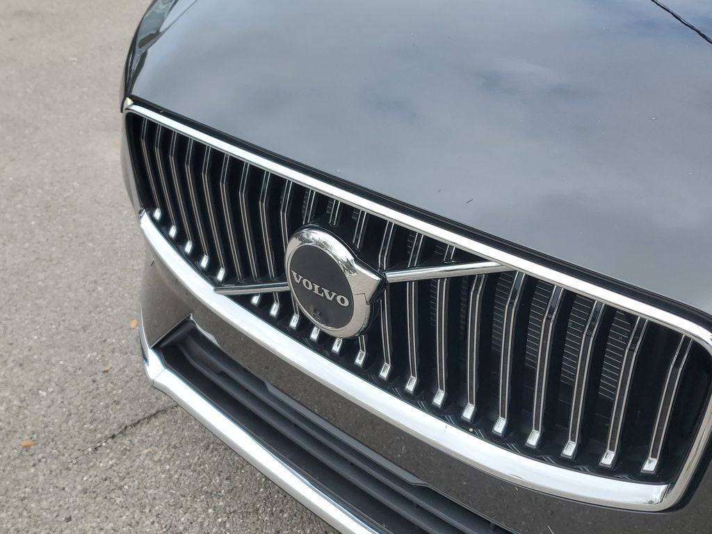 2023 Volvo XC60 Ultimate Bright Theme