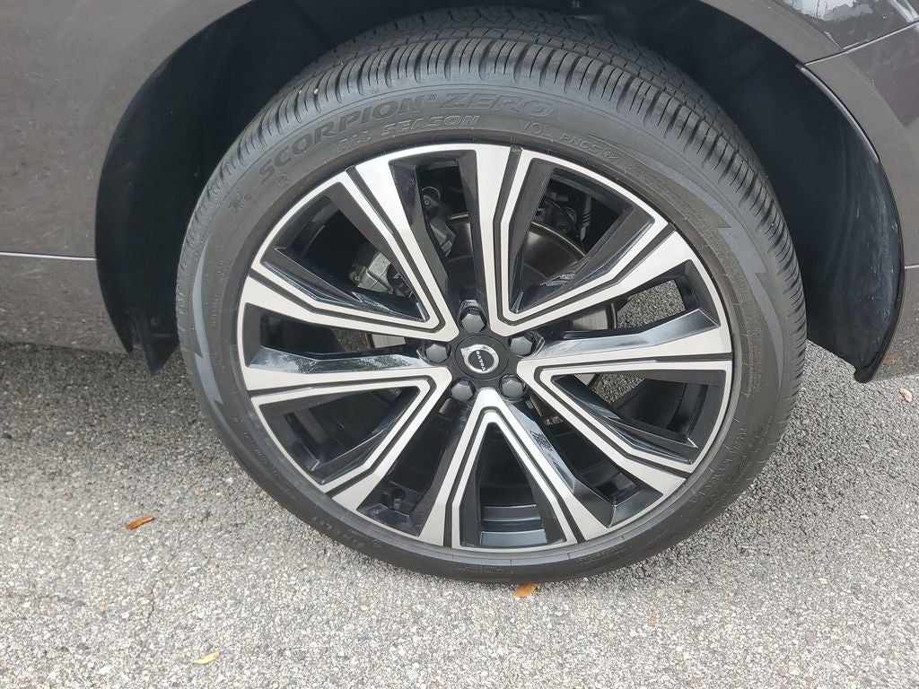 2023 Volvo XC60 Ultimate Bright Theme