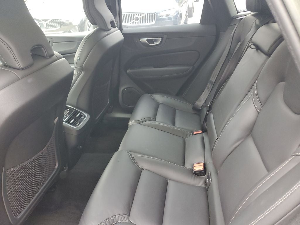 2023 Volvo XC60 Ultimate Bright Theme