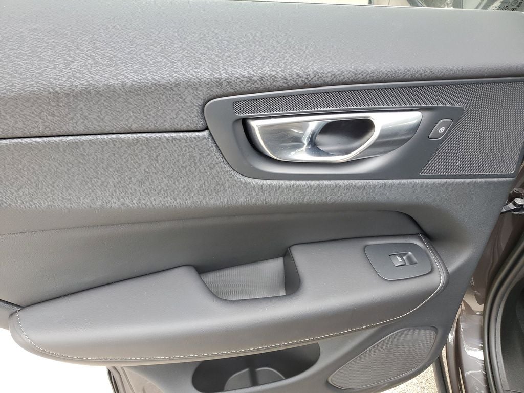 2023 Volvo XC60 Ultimate Bright Theme