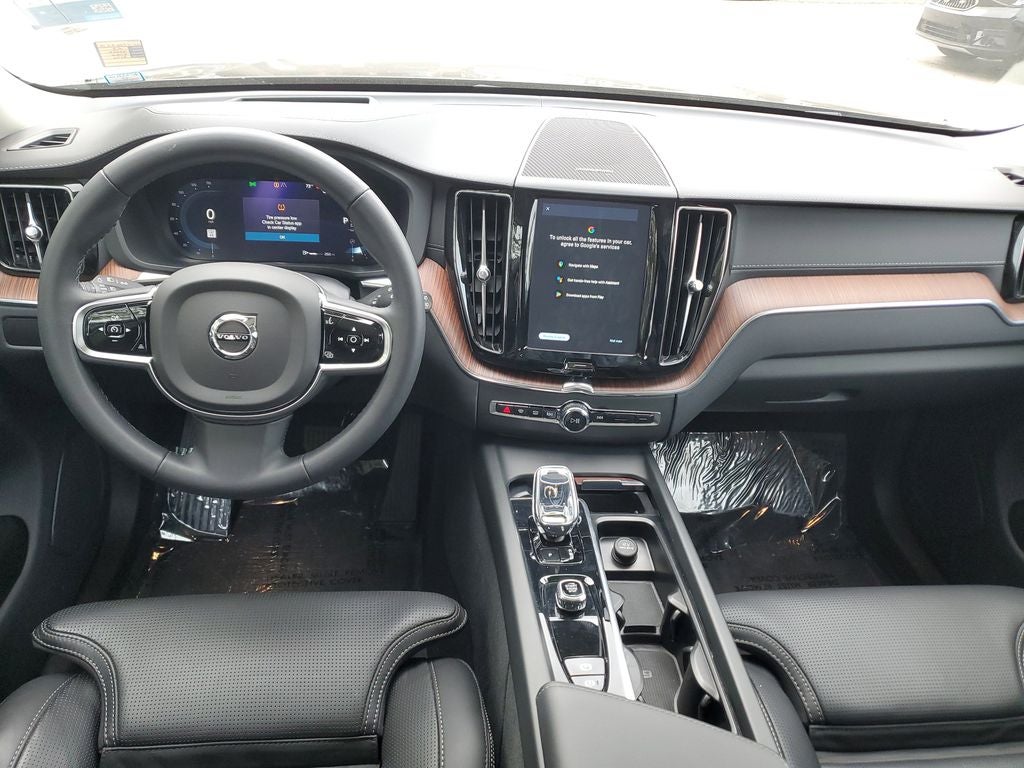 2023 Volvo XC60 Ultimate Bright Theme