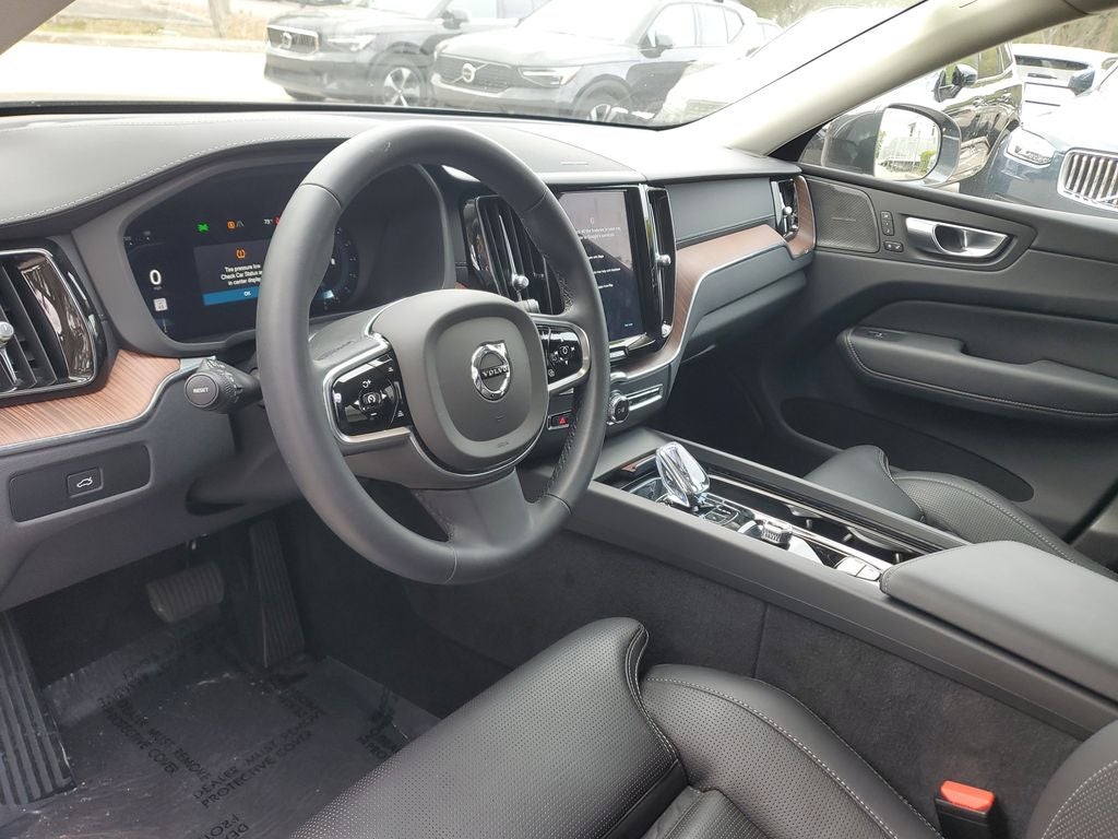2023 Volvo XC60 Ultimate Bright Theme