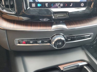 2023 Volvo XC60 Ultimate Bright Theme