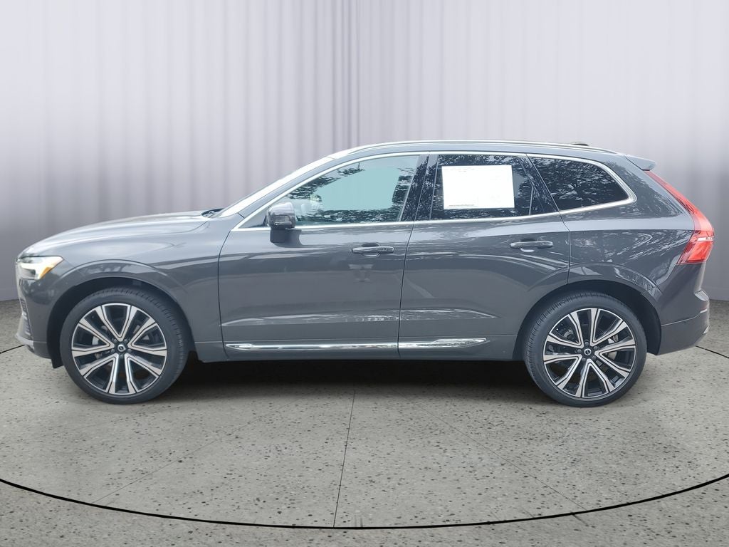 2023 Volvo XC60 Ultimate Bright Theme