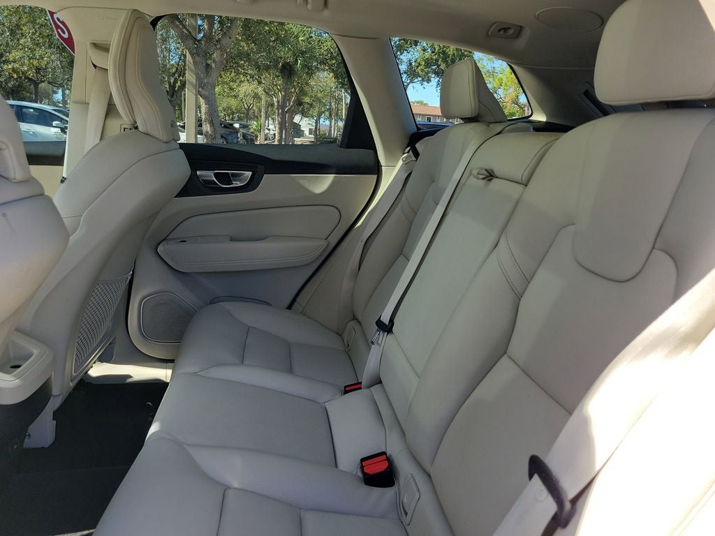 2023 Volvo XC60 Plus Bright Theme
