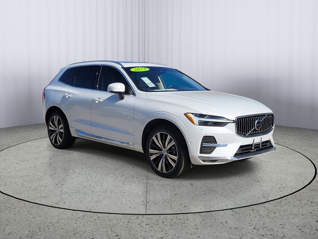2023 Volvo XC60 Plus Bright Theme
