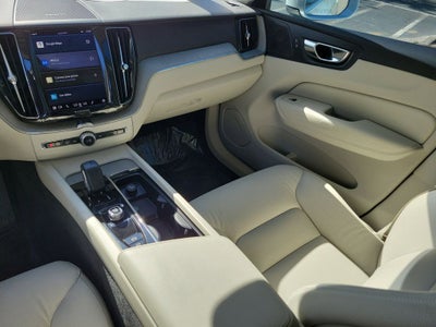 2023 Volvo XC60 Plus Bright Theme