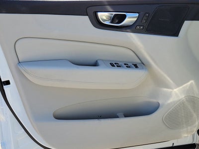 2023 Volvo XC60 Plus Bright Theme