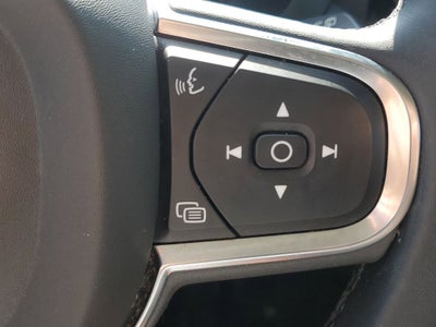 2024 Volvo XC60 Core Dark Theme