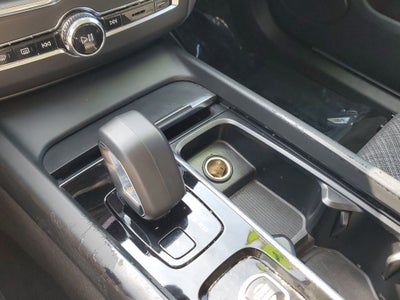 2024 Volvo XC60 Core Dark Theme