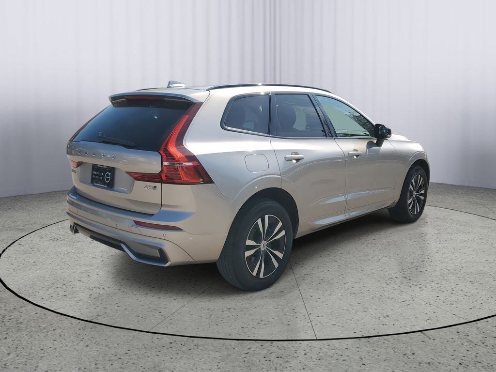 2024 Volvo XC60 Core Dark Theme