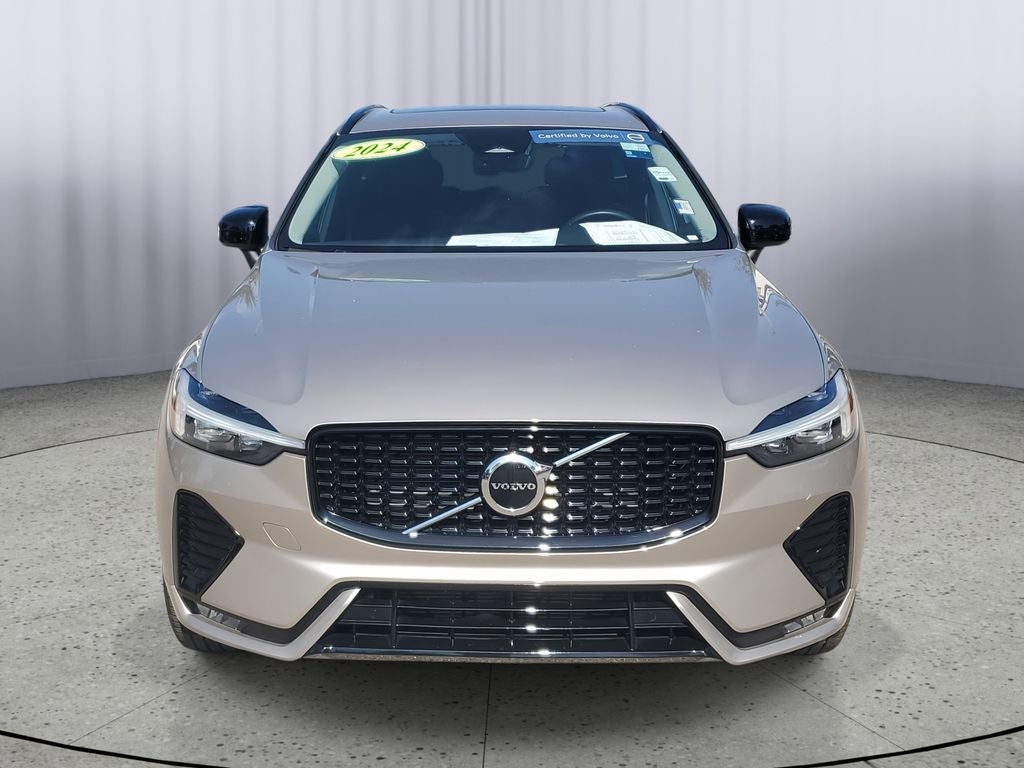 2024 Volvo XC60 Core Dark Theme