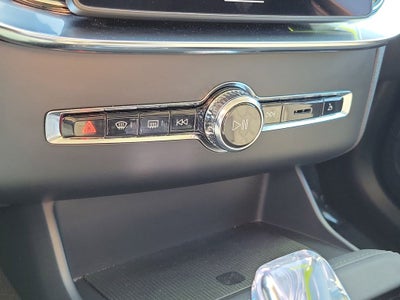 2025 Volvo XC90 Plus