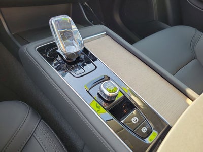 2025 Volvo XC90 Plus