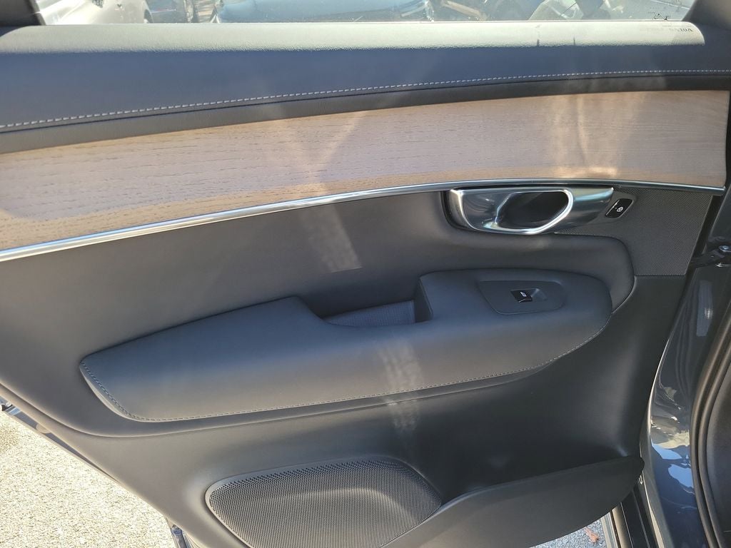 2025 Volvo XC90 Plus