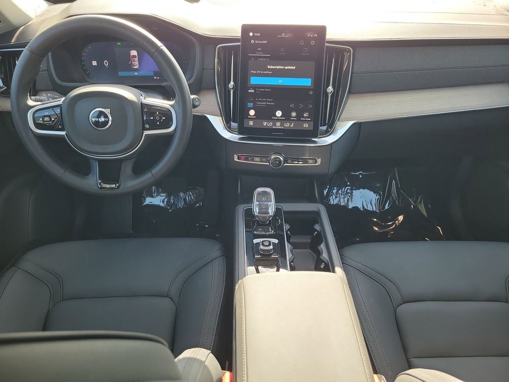 2025 Volvo XC90 Plus