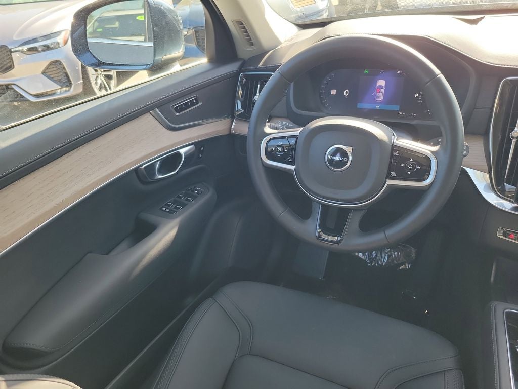 2025 Volvo XC90 Plus