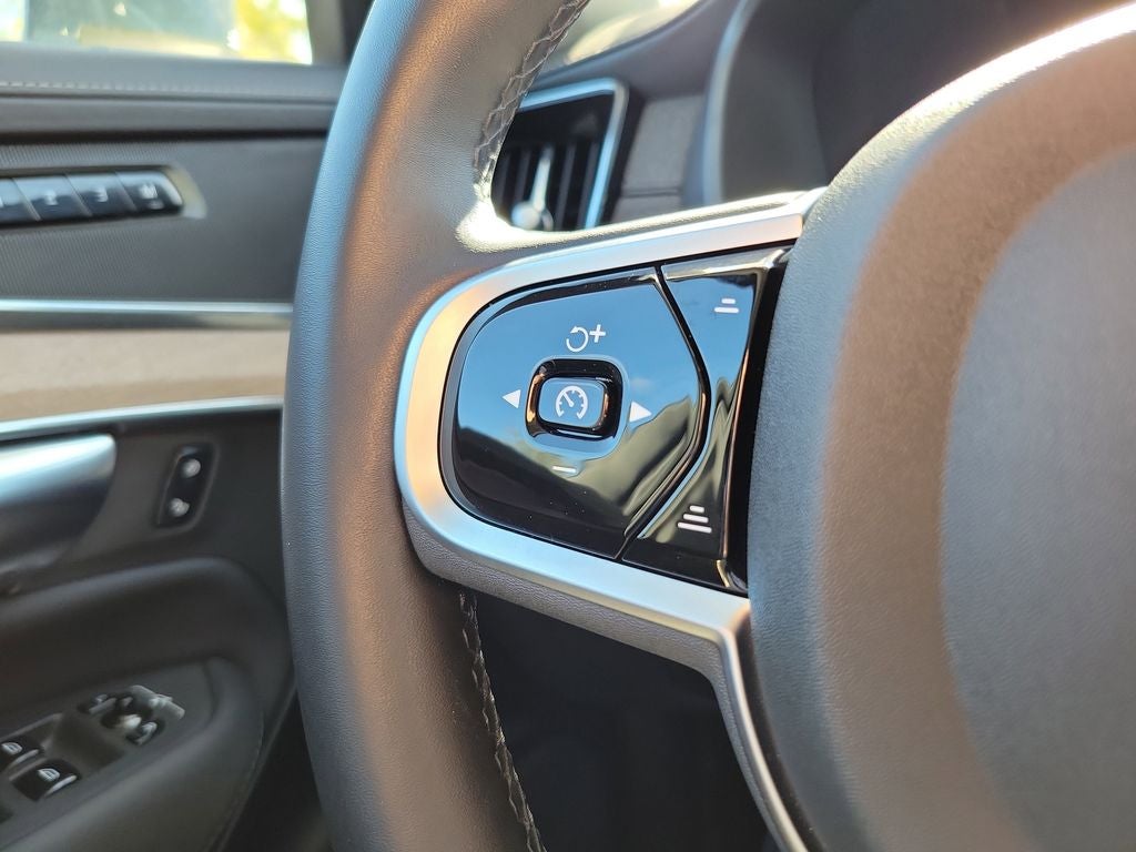 2025 Volvo XC90 Plus